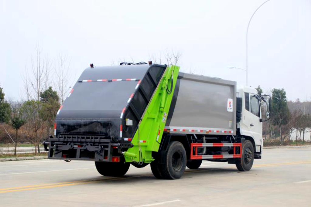 東風(fēng)天錦壓縮式垃圾車