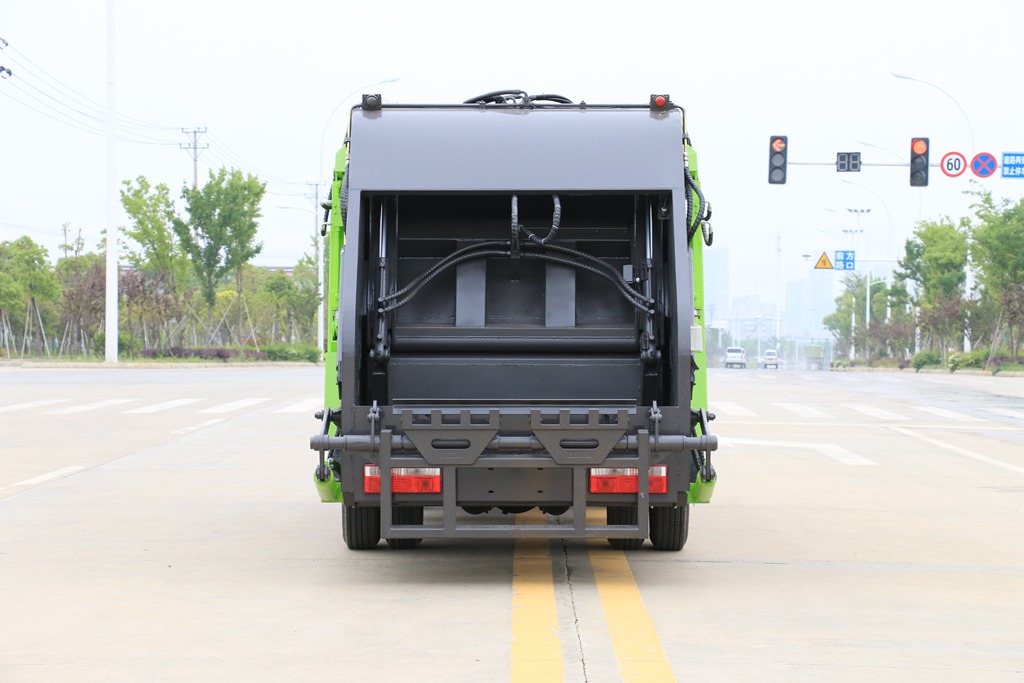 小福瑞卡壓縮垃圾車(chē)