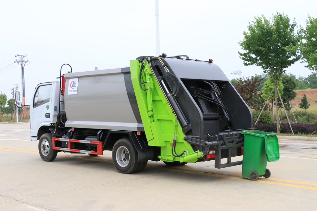 小福瑞卡壓縮垃圾車(chē)