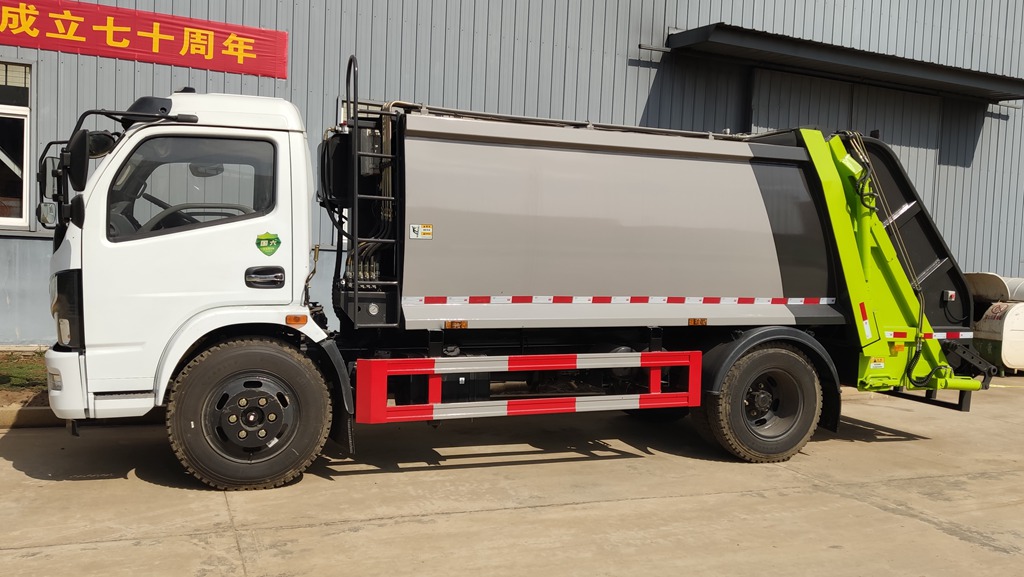 東風福瑞卡壓縮垃圾車