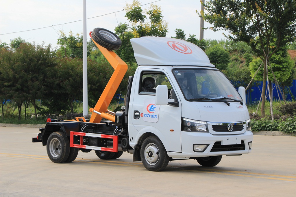 東風途逸勾臂垃圾車