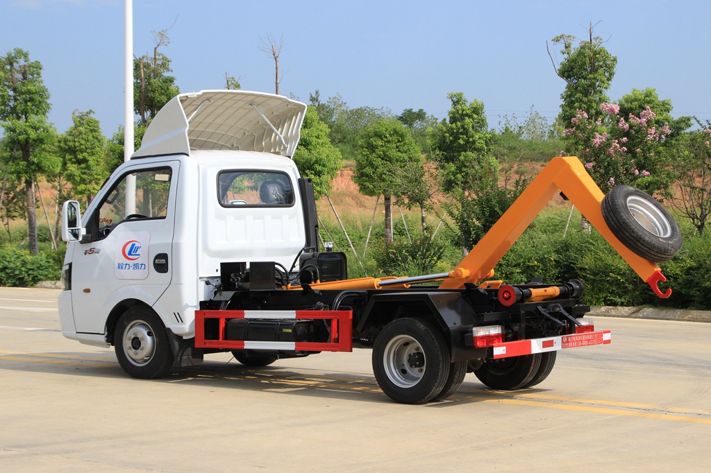 東風途逸勾臂垃圾車