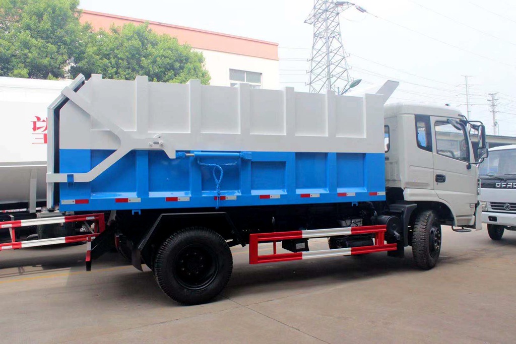 東風(fēng)專底對(duì)接式垃圾車