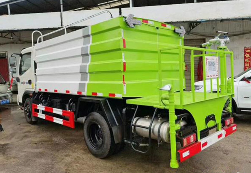 時風7方藍牌多功能抑塵灑水車后方展示圖