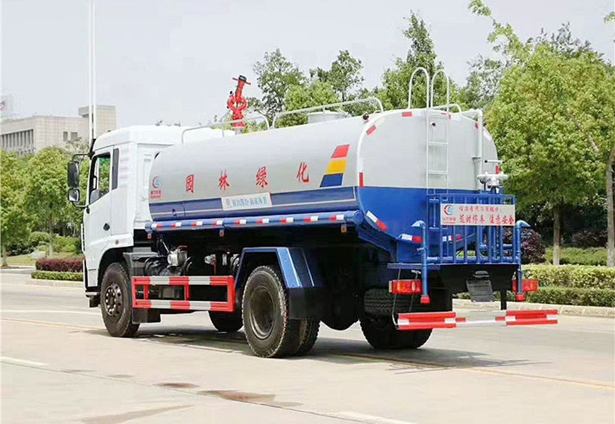 東風專底12方灑水車后方展示圖